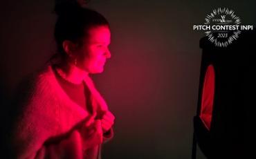 Bye Blues, une lampe dont la lumière particulière préserve le bien-être des jeunes parents
